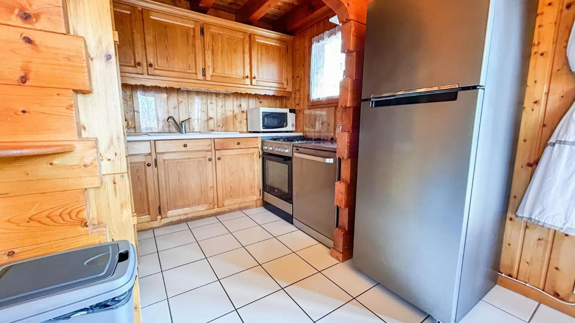 Chalet 16 Pers, 4Km Des Pistes, Wifi, Parking - Fr-1-498-39 Bernex 0*,  France